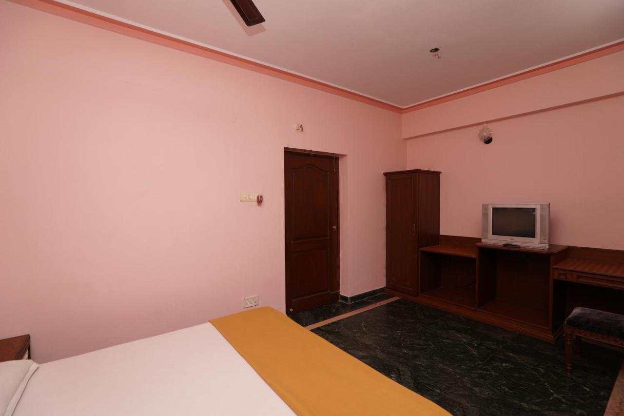 Lloyds Serviced Apartments,Krishna Street,T Nagar Čennai Exteriér fotografie