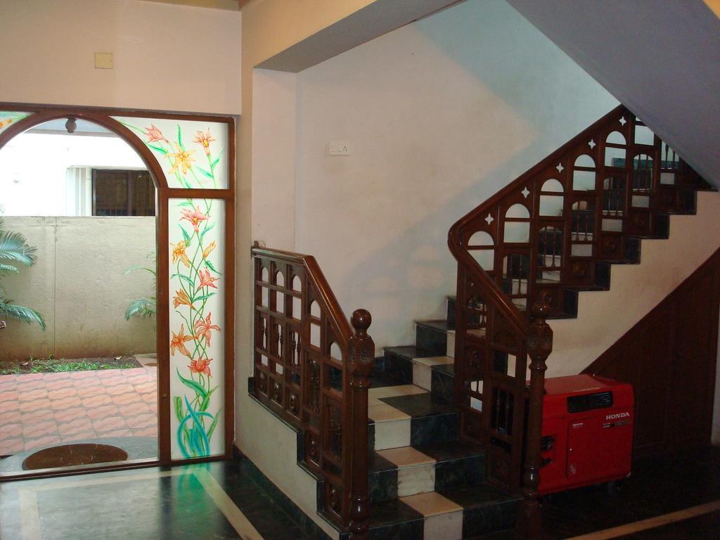 Lloyds Serviced Apartments,Krishna Street,T Nagar Čennai Pokoj fotografie
