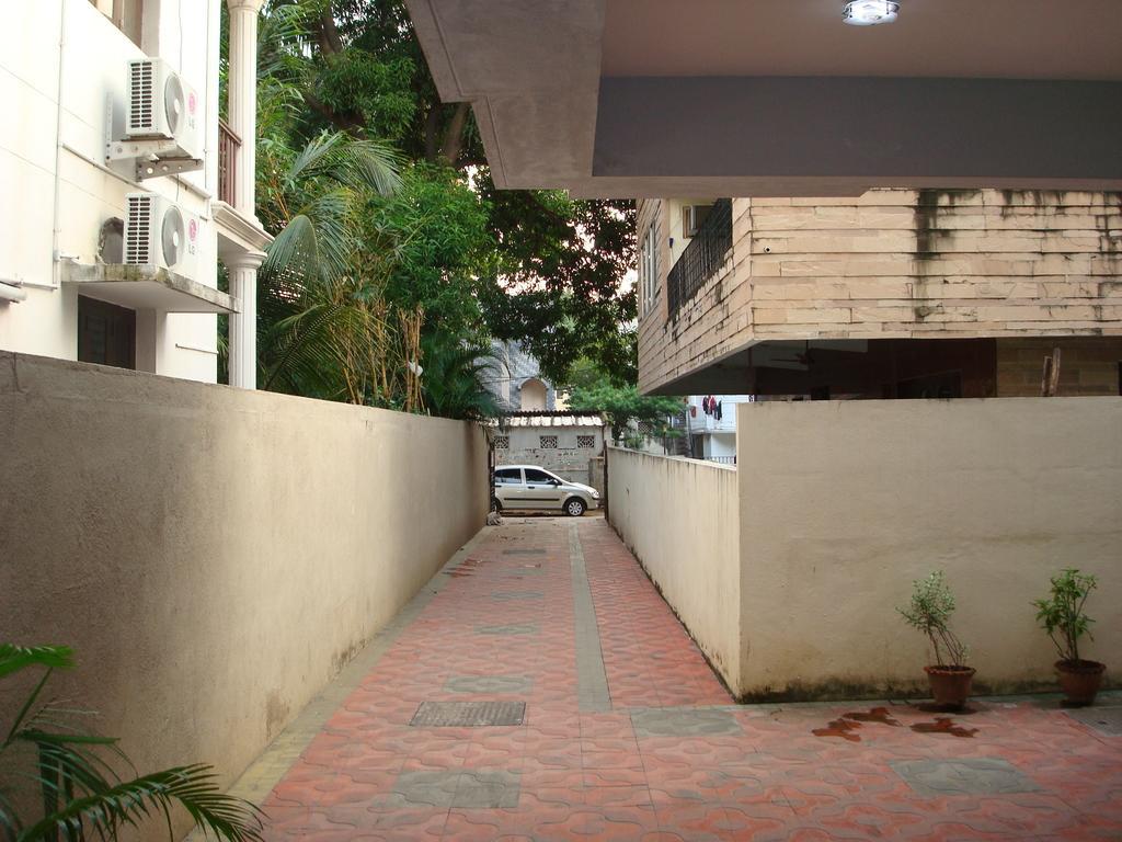 Lloyds Serviced Apartments,Krishna Street,T Nagar Čennai Exteriér fotografie