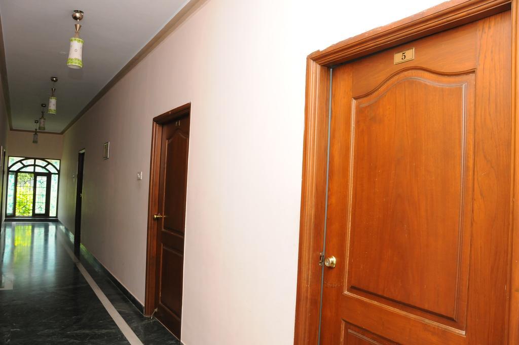 Lloyds Serviced Apartments,Krishna Street,T Nagar Čennai Pokoj fotografie